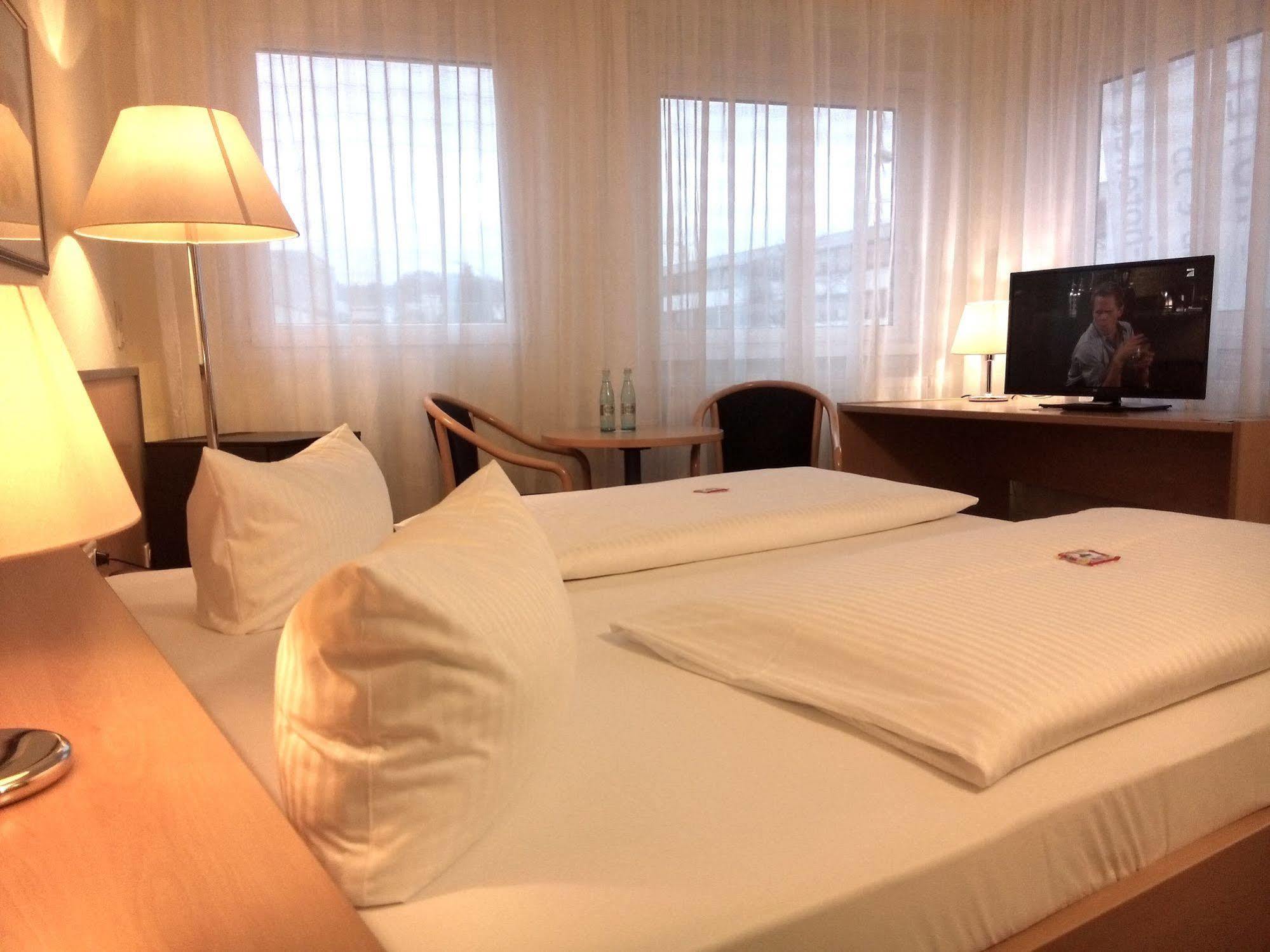 Central Hotel Winnenden Eksteriør billede