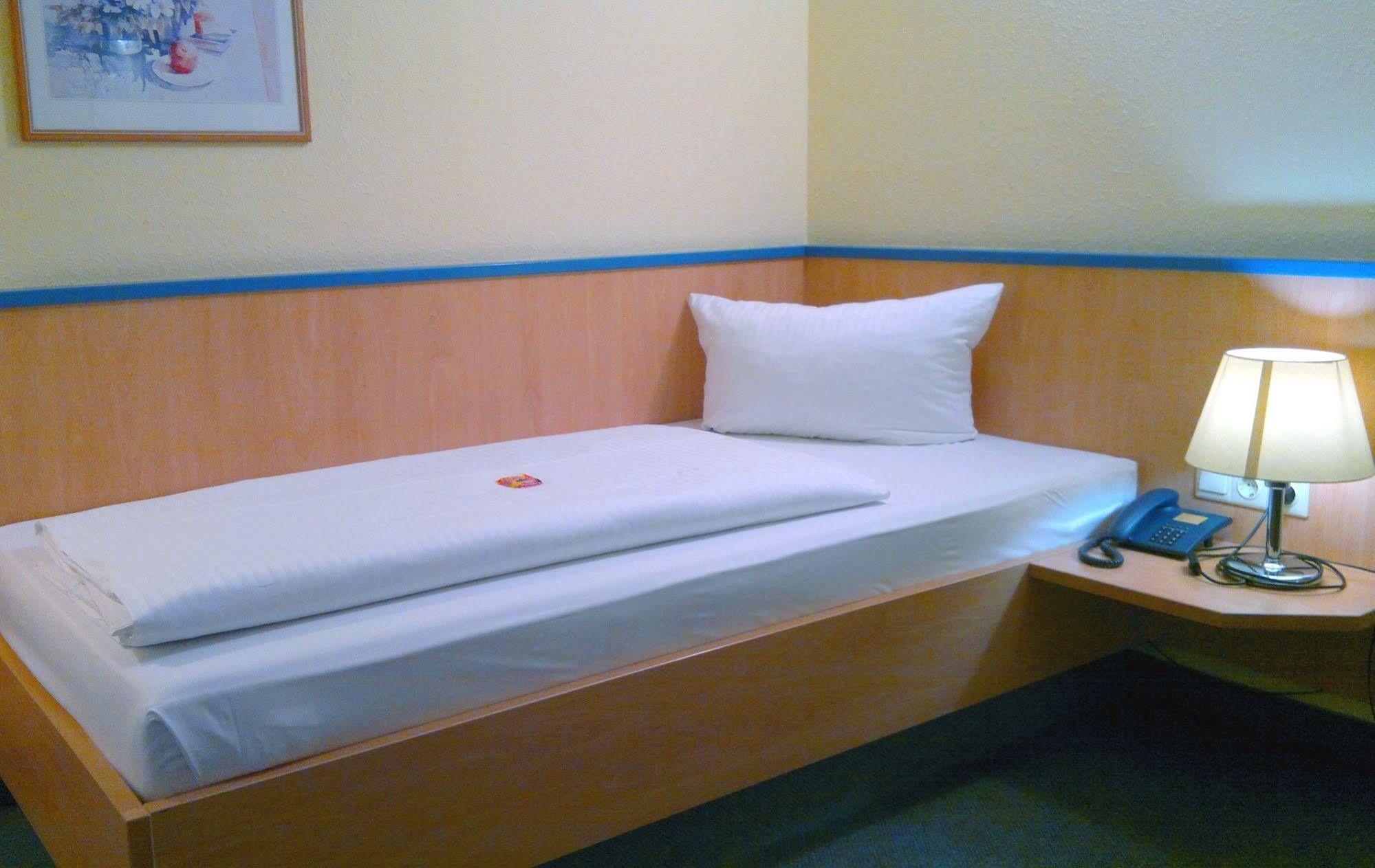 Central Hotel Winnenden Eksteriør billede