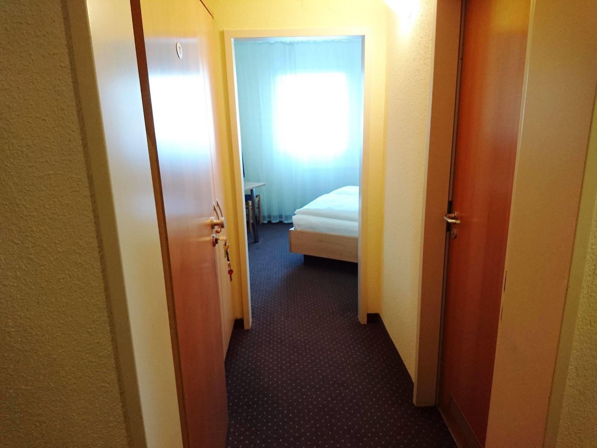 Central Hotel Winnenden Eksteriør billede